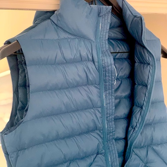 i.FiV5 Women's Mixed Quilting Vest by SIMONS - Picture 3 of 10